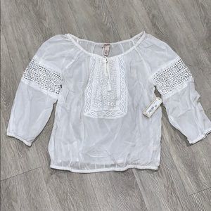 NWT! Super cute white top!